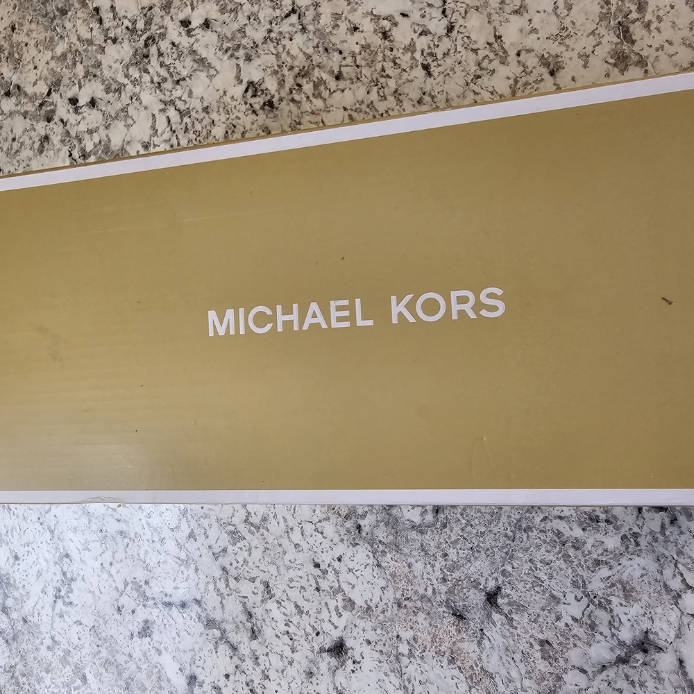COPY - Michael Kors Gold Sandals Elegant Design - Picture 2 of 6